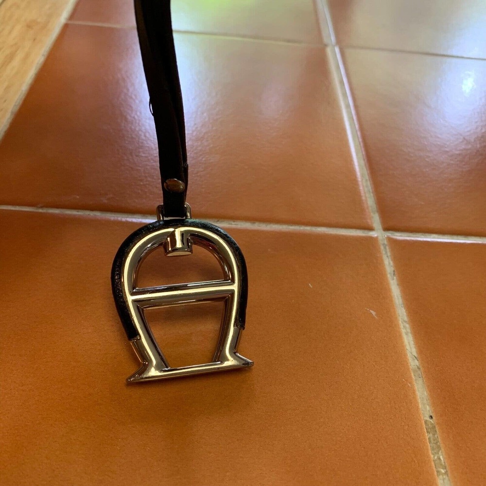 SOLD! ETIENNE AIGNER Silver/Black Signature Hang Tag Purse Charm (808) - Picture 9 of 9